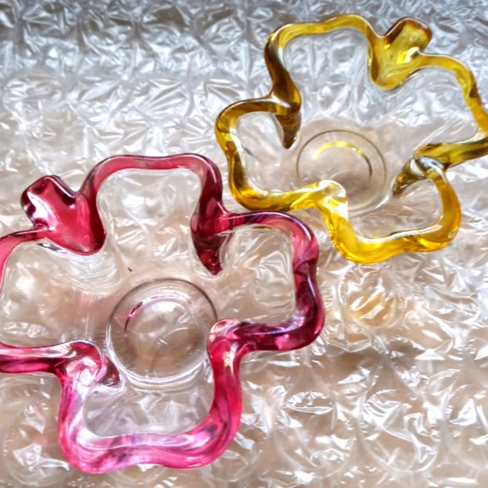 Adorable Set of Vintage Shamrock Ashtrays